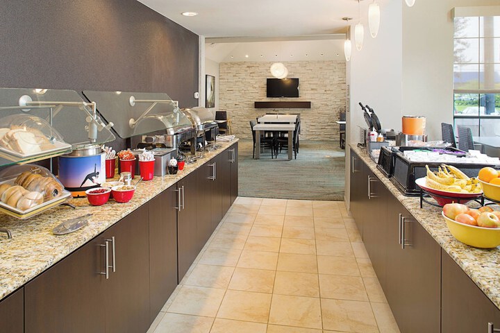 Breakfast/Coffee Service 27 of 33