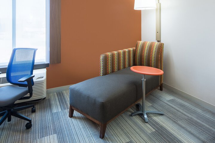 Room 19 of 37