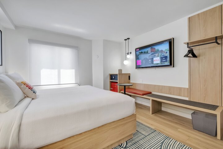Room 28 of 54