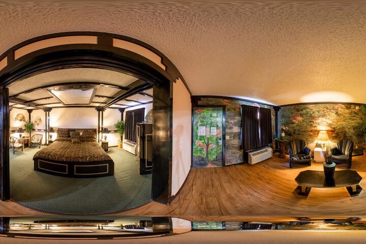 Room 10 of 44
