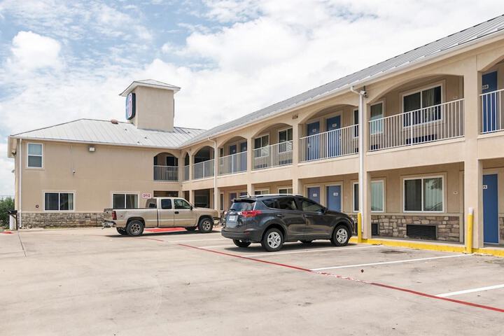 Motel 6 Azle TX