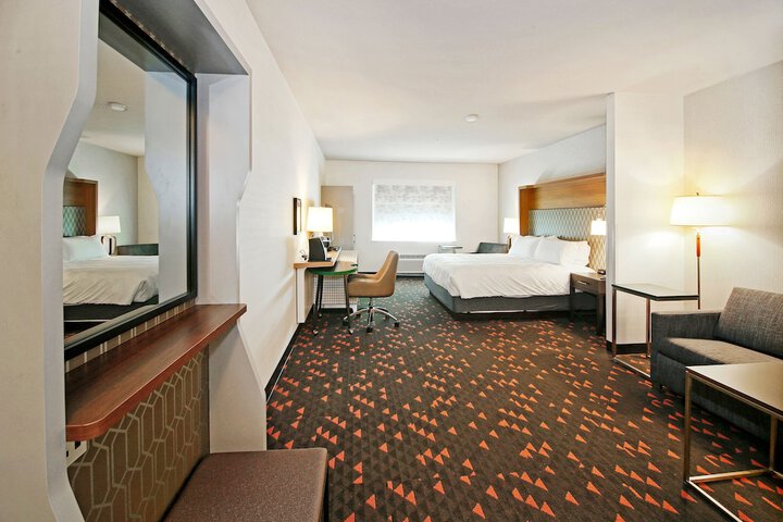 Room 104 of 155