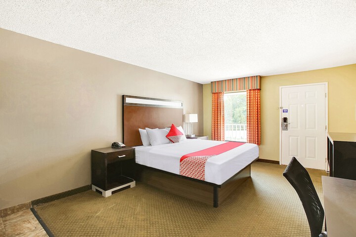 Room 13 of 26
