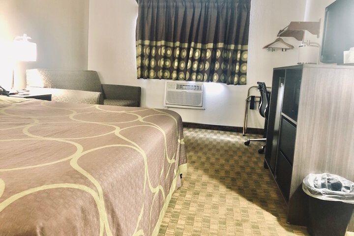 Room 13 of 15