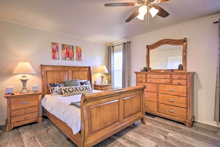 Peaceful Portales Escape w / Patio & Grill!