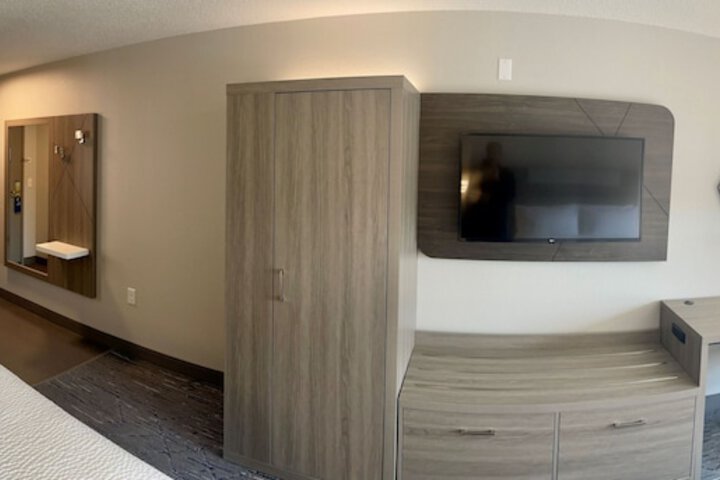 Room 82 of 145