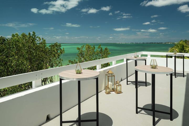 Bakers Cay Resort Key Largo Curio Collection by Hilton