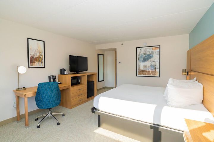 Elimwood Hotel a Ramada by Wyndham