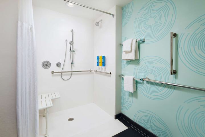 Room 11 of 25