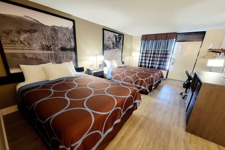 Super 8 by Wyndham Marion NC