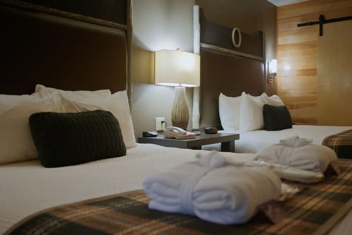 Holland America Denali Lodge