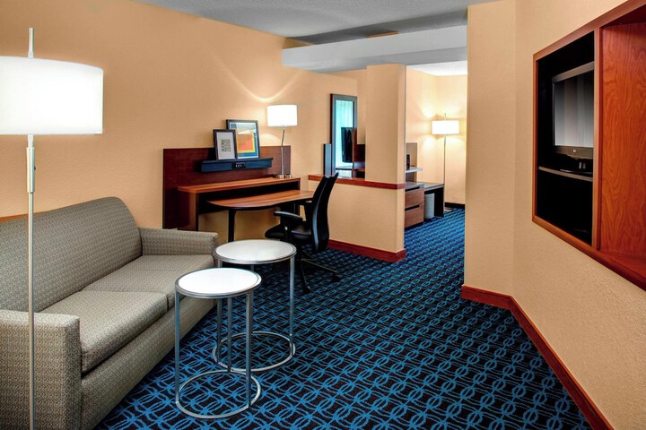 Room 10 of 18