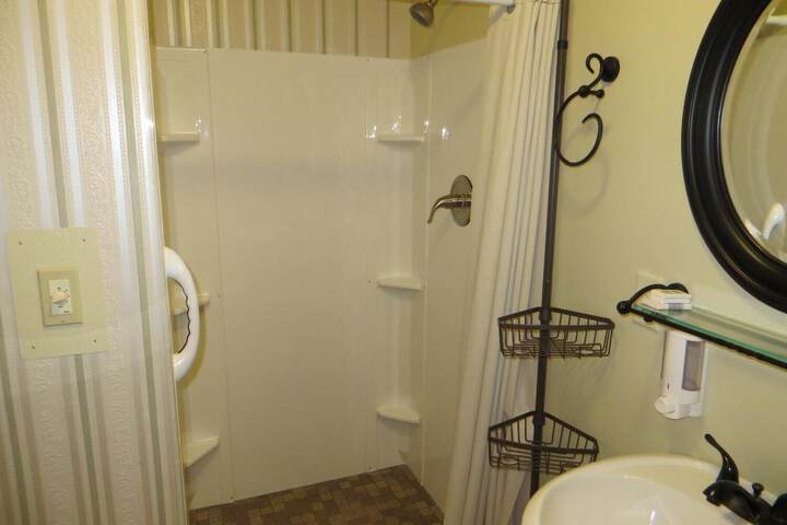Room 15 of 38