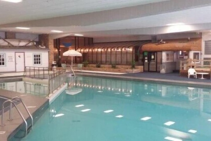 Village West Resort & Hotel