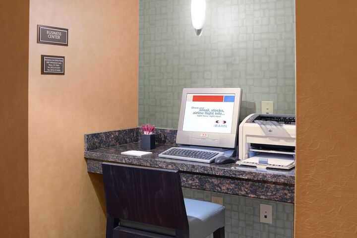 Business Center 19 of 19