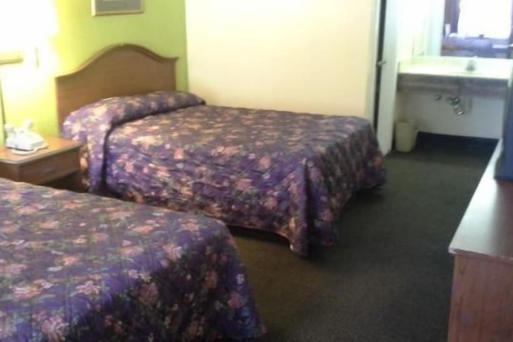 Room 16 of 37