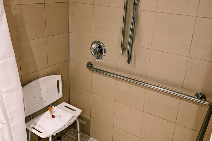 Room 18 of 21