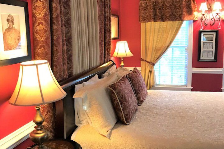 Room 102 of 116