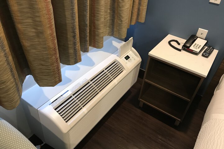 Room 16 of 28