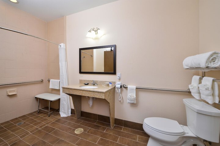 Room 13 of 32