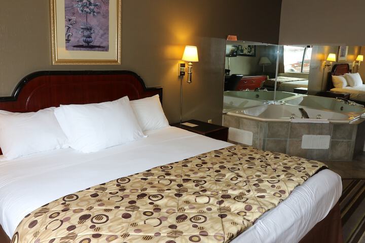Room 32 of 74