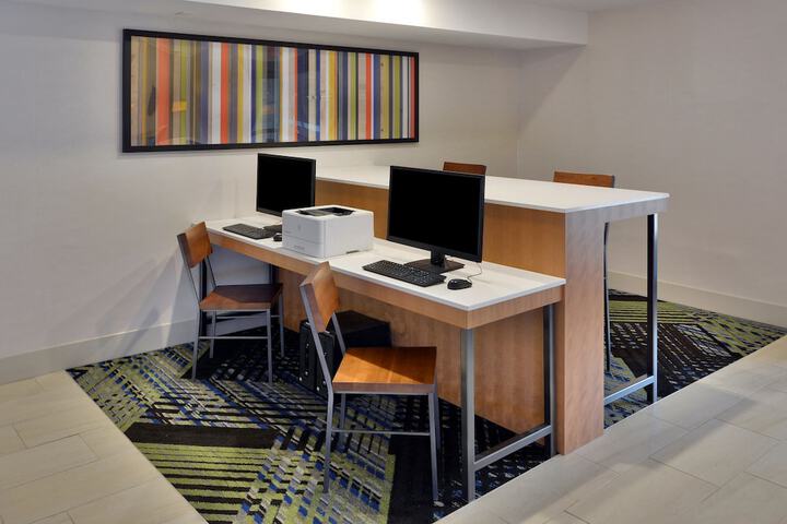 Business Center 43 of 43