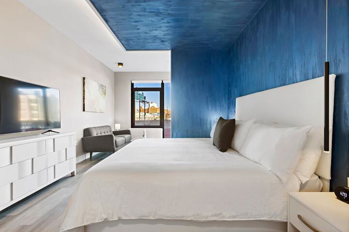 Global Luxury Suites at the Arches