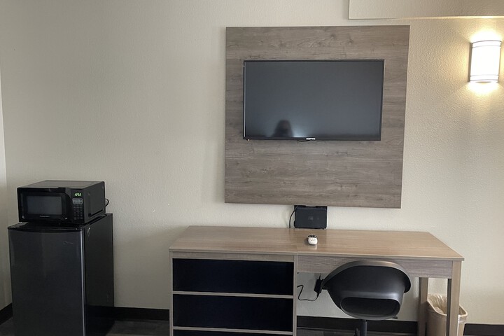 Room 8 of 11