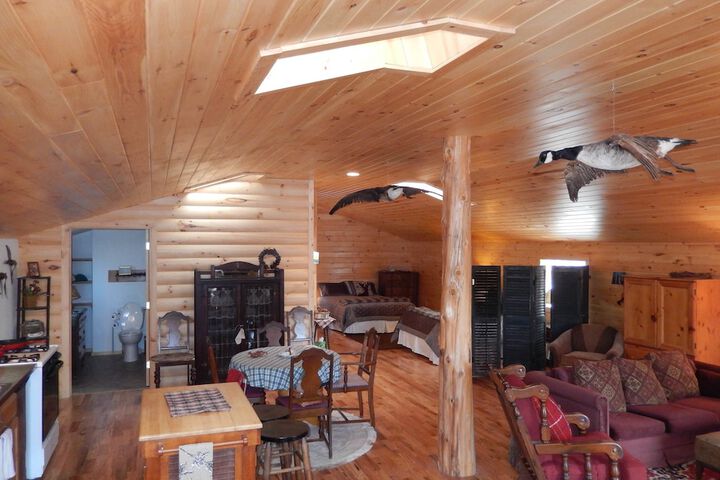Kiwassa Lake Bed & Breakfast
