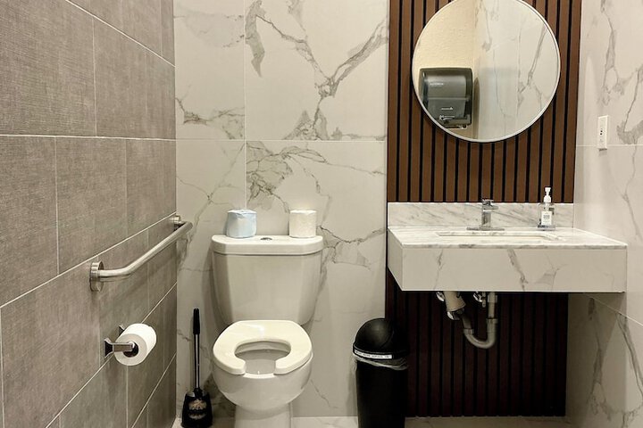Room 16 of 27