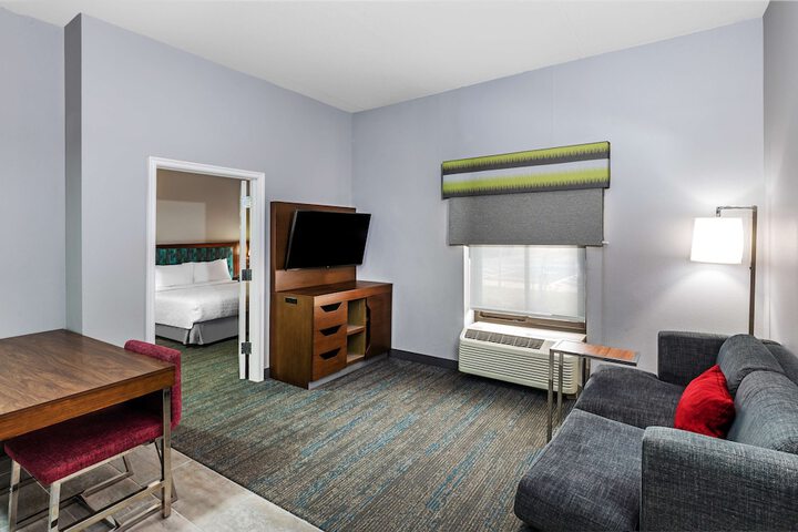 Room 28 of 36