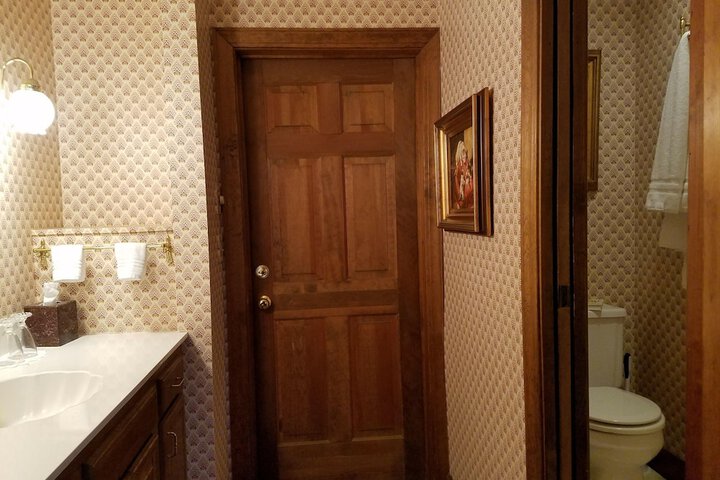 Room 31 of 107
