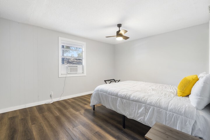 Room 21 of 38