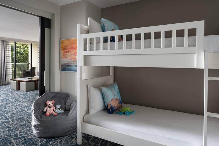 Room 53 of 180