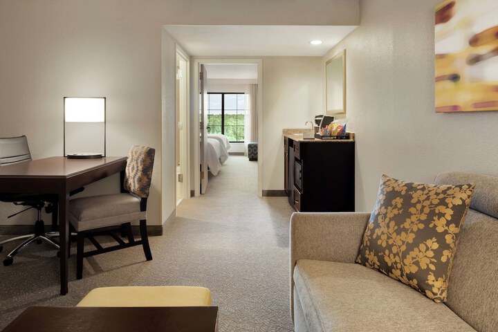 Room 12 of 37