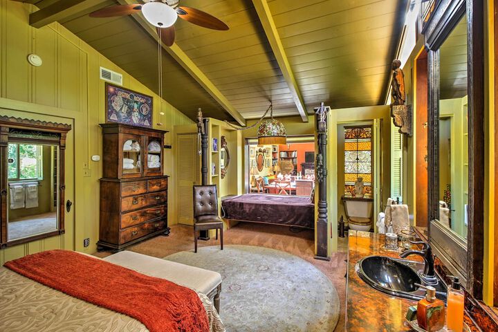 Converted Barn in Sebastopol w / Private Patio!