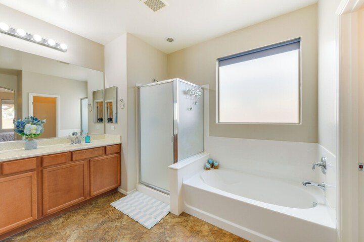 Near Parks & Golf: Maricopa Home w / Covered Patio!
