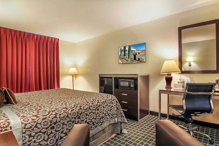 Room 30 of 48