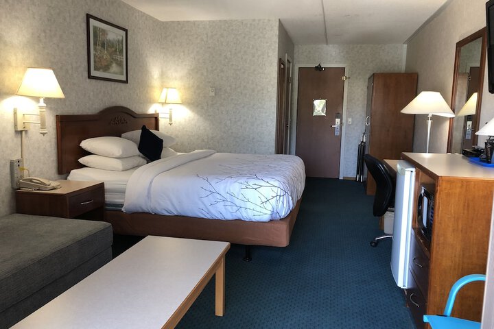 Room 30 of 63