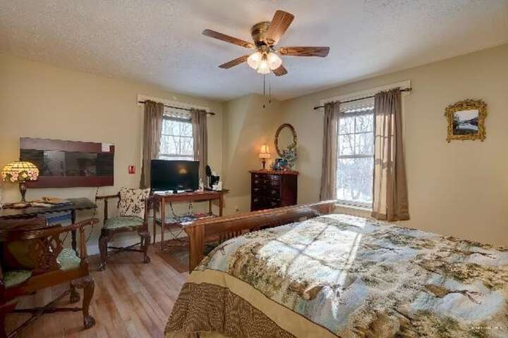 Room 13 of 36