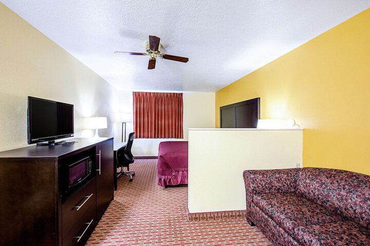 Room 16 of 31