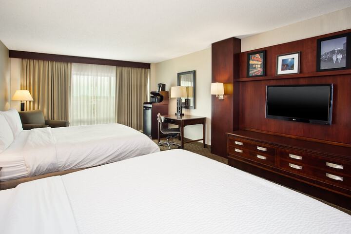 Holiday Inn University Plaza-Bowling Green by IHG