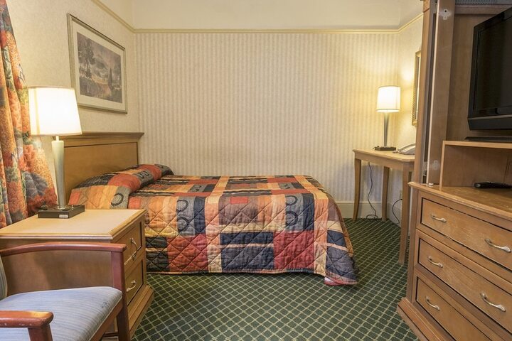 Room 48 of 68