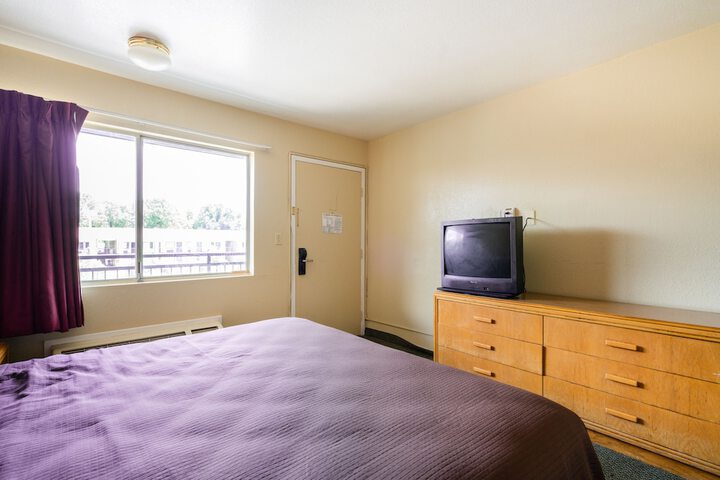 Room 16 of 50