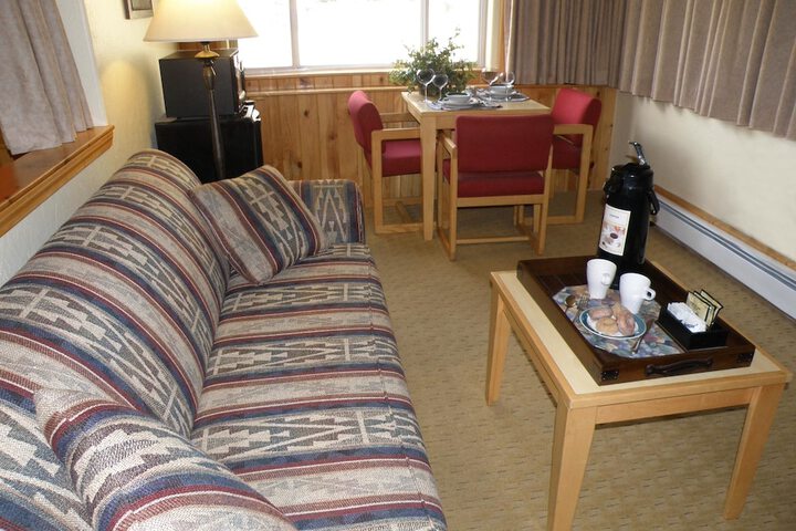 Room 10 of 37