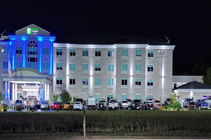 Holiday Inn Express & Suites Somerset Central by IHG