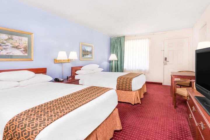 Room 5 of 15