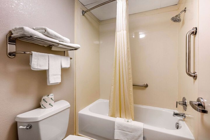 Room 16 of 37