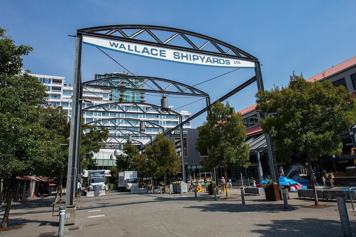 Coast Lonsdale Quay Hotel