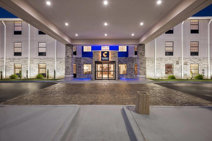 Comfort Inn & Suites River City Decatur